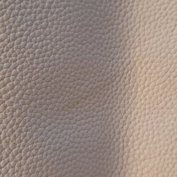 Kate Spade Leather Tote. - Picture 8 of 16